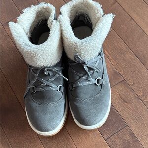UGG Gray Winter Boots with Cream Lining